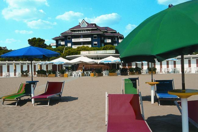 Apartment Blu Residence Lignano Sabbiadoro Exterior photo